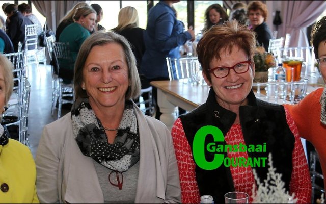 Gabi Lutzeyer (De Kelders), Louie Rushby (De Kelders), Dorothy Lutzheyer (Grootbos) en Dee Adams (De Kelders).