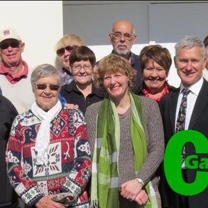 Van die betrokkenes by die sooispitgeleentheid, met voor vlnr Hennie Lochner, Linda Cilliers, Berta Brits, Duifie Lourens, dr Liesel Joubert, Aletta Lochner, ds Willie Kotze, ds Dirk van Dyk en Jannie Botha. Agter vlnr is Hennie Kriel, Ilse Klopper, Thys Cilliers, Daan Victor, Francia van Dyk, Hannes Cilliers en Eljoh Smit. Foto: Leonie Botha