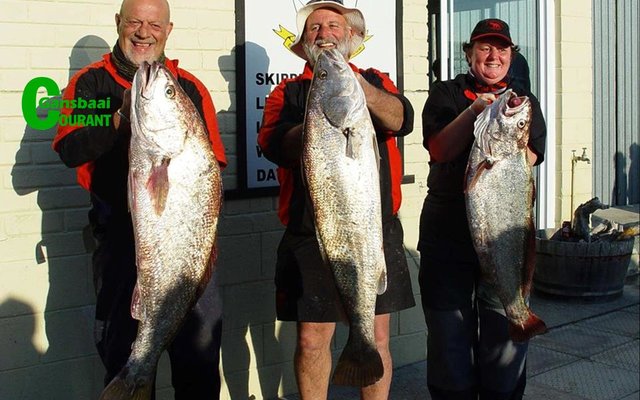 Eerste span: OP het met die louere weggestap.  Van links Martin Giers (kaptein), Peter Dawson en Sheena Gerber.