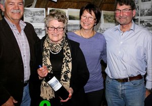 Gesoute wynmakers kuier saam