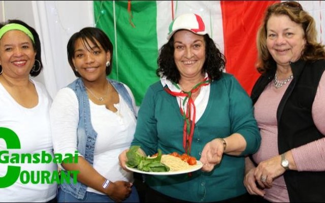 ItaliÃ« se Fynbos-sjefs is vlnr Charmain Visser, Erin Fourie, Marina Valoppi-Grove en Naideen Hickman.