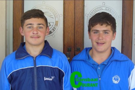 Die onlangse Suid-Boland Rugbywedstryde het vir â€˜n besonderse prestasie vir twee leerders van Laerskool Gansbaai gesorg. Charl Eksteen (regs) en Veno van Vuuren (links) se knap spel het vir hulle â€˜n plek in die 0/12 Boland Rugbyspan besorg. Laerskool Gansbaai is besonder trots op diÃ© twee knap rugbyspelers.