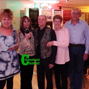 Gansbaai_Omgekrapte_see_fnuik_hengel_2