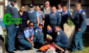  Dames in uniform reik uit