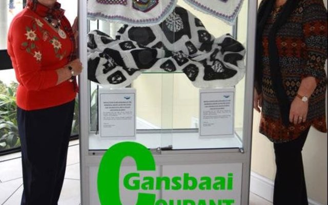 Former Overstrand Mayor, Nicolette Botha-Guthrie (left) and Personal Assistant to the current Mayor, Doret Taljaard, pictured in July with the two specially handcrafted crocheted blankets for which the draw will take place after 26 September 2016. 