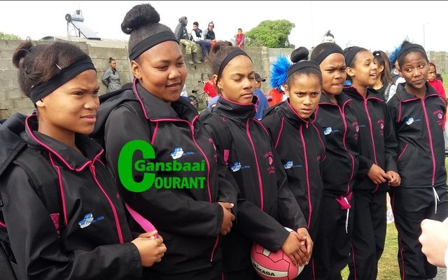 Die voorstelling van Gansbaai PrimÃªr se o/13A (1ste span) netbalspelers.