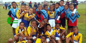 Altwee laerskole se o/9 rugbyspanne.