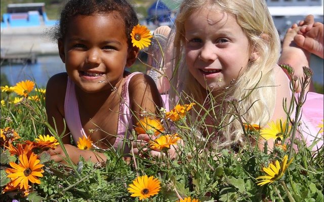 Amalia Schaafsma  and Ninke KotzÃ© (both 3 years old) will form part of  dance teacher, Lynette van Wyk and other artistsâ€™ Sunday concert in aid of young quadriplegic, Calvin Olivier. 