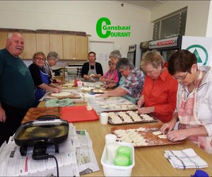 Verleidelike eetgoed by HaS-basaar