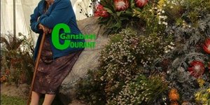 Marie van Zyl het â€˜n gemaklike sitplek ontdek van waar sy diefynbosuitstalling behoorlik kon beskou. 