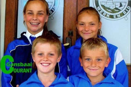 Die eer om Overbergkleure in tennis te verwerf, het Monique Hugo (0/12), Nel Stieger (0/10) en Stefan Stieger (0/10) te beurt geval. Hulle is leerders van Laerskool Gansbaai en is in die Overberg Tennisspanne opgeneem. Hennie de Wet (0/9) is ook in die Overberg Tennisspan opgeneem, maar slegs vir blootstelling, aangesien o/9â€™s nog nie Overbergkleure kan verwerf nie. Die groep tennisspelers is vir die Bolandproewe van 14 en 15 Oktober 2016 gekeur.