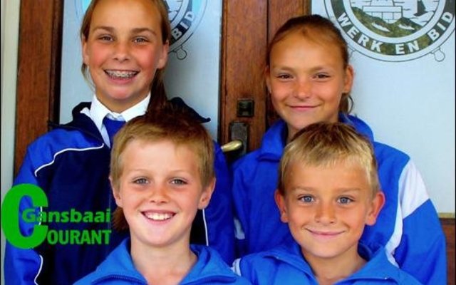 Die eer om Overbergkleure in tennis te verwerf, het Monique Hugo (0/12), Nel Stieger (0/10) en Stefan Stieger (0/10) te beurt geval. Hulle is leerders van Laerskool Gansbaai en is in die Overberg Tennisspanne opgeneem. Hennie de Wet (0/9) is ook in die Overberg Tennisspan opgeneem, maar slegs vir blootstelling, aangesien o/9â€™s nog nie Overbergkleure kan verwerf nie. Die groep tennisspelers is vir die Bolandproewe van 14 en 15 Oktober 2016 gekeur.