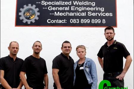 Die Walkerbay-span van links:  Chris Dekker, Johan Joubert, Tony en Sonja Walker en AndrÃ© Nel.