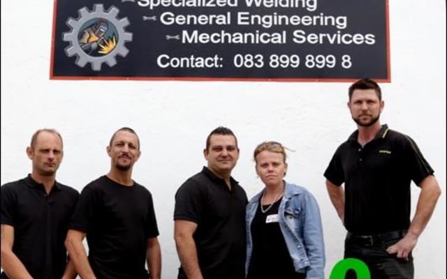 Die Walkerbay-span van links:  Chris Dekker, Johan Joubert, Tony en Sonja Walker en AndrÃ© Nel.