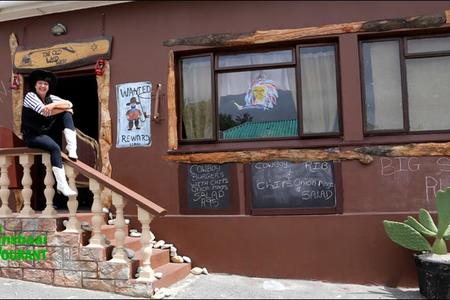 Nicky Olivier is die eienaar van Gansbaai se nuwe Wilde Weste restaurant in Kerkstraat.