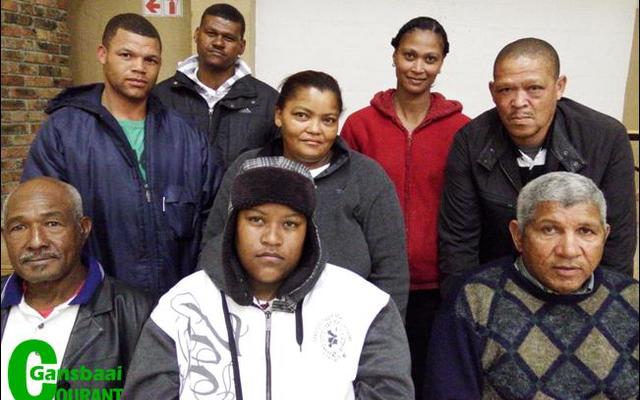 Die  verkose Komitee van die nuutgestigde Blompark Inwonersvereniging. Voor vlnr George Brett (sekretaris), AdelÃ© Hart (tesourier) en Mick Dunston (voorsitter). Agter vlnr Sol Tallies, Gear Damon, Clara Baardman, Mara Moses en Nolen Beukes (visie-voorsitter).