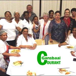 HaS se hardwerkende personeellede wat vir â€˜n genoeglike aand in die Pretoriussaal gesorg het, met hul Bestuurder, John van Rooyen agter in die middel.