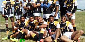 Black Leaves 1 en 2 se 7â€™s-rugbyspanne wat goed gevaar het tydens die 7â€™s Rugbytoernooi, waar hulle as gasheerklub opgetree het. Voor vlnr Eldrich Dunsdon, Nashlin Groenewald, Franklin Pietersen, Johny September en Fritz Hill. Agter vlnr Reraldo Pheto, Brenton-tee Dickson, Rosco Domingo, Stewart Jacobs, Jayberry Maines, Sameul Manuels, William Swarts, Andre Loff (skeidsregter) en Thirston Martin.  