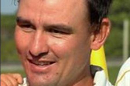 Corrie Avenant wat â€˜n reuse 192 lopies vir Gansbaai Krieketklub tydens â€˜n 40 Overs Sondagliga-wedstryd teen Stanford Krieketklub aangeteken het.