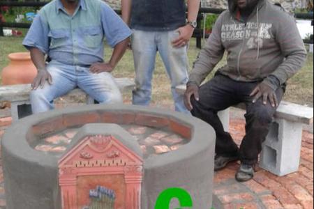  Vlnr Kerneels Shaka, Reuben du Toit en David Ndamase by Baardskeerdersbos se braaiplek.