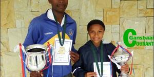 Sportman en -vrou van die Jaar: Vlnr German Lewis en Vasti Pietersen.