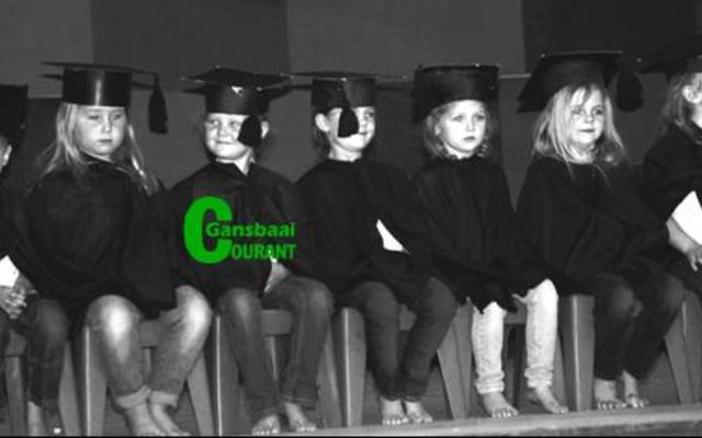 â€˜n Deel van die Gr RR kleuters wat hul diplomas ontvang het en wat volgende jaar as Gr R leerders na die â€œgrootâ€ skool toe oorgeplaas word.