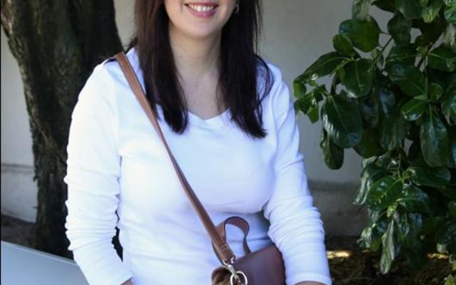 AlÂ  dieÂ  padÂ  vanÂ  dieÂ  NewÂ  TaipeiÂ  CityÂ  inÂ  Taiwan,Â  het Lize van Dyk vandeesweek by Gansbaai Courant kom inloer.Â  Lize het grootgeword in Gansbaai en haar ouers is Wikkie en Anita van Dyk.Â  Anita is Herberg-aan-See se sekretaresse.Â  Die vreugdevure het behoorlik gebrand by die Van Dyk-huis, aangesien hulle hul kind agt maande laas gesien het.Â  Lize het â€˜nÂ  graadÂ  inÂ  GeesteswetenskappeÂ  verwerfÂ  byÂ  Stellenboschâ€“ universiteit, voordat sy â€˜n â€œkindergartenâ€ juffrou geword het in Taiwan.Â  Sy studeer op die oomlik LLB en onderwys aan UNISA.