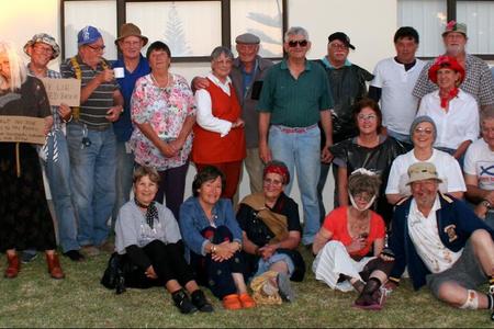 Gansbaai se Overberg Houtwerk Assosiasie het hul jaar in boemelaarstyl afgesluit.