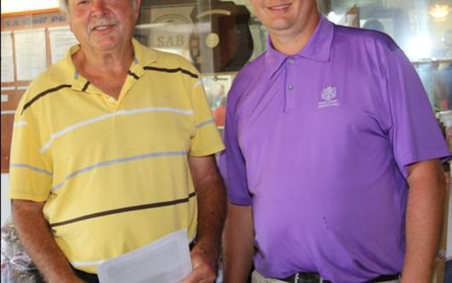 Die Engelbrecht pa- en seun-span het die tweede posisie ingeneem met Saterdag se 2-Bal Samespel Stableford.