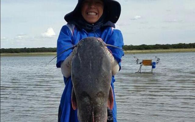 Iwhan van der Merwe met die barber van 18.97 kg wat van hom â€˜n Ope Suid-Afrikaanse rekordhouer gemaak het â€“ net 0.4 gram onder die algehele rekord.