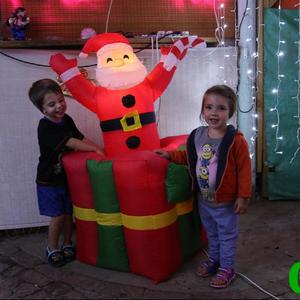 Johan TerblanchÃ© van Stellenbosch en Liz-Mari Louw van Durbanville   wat saam met hul ouers vakansie hou in De Kelders, het hulle verstom aan die verskeidenheid Kersvaders.