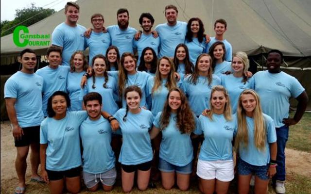 Uilenkraalsmond Vakansieoord se stranddiensspan het vanjaar weer eens â€˜n puik program vir kinders, jongmense en ook ouers aangebied.  Voor van links: CJ Steenberg, Paul Nel, Hannelie Marais, Nicole Snyman, Charrise Cloete en Antionette de Beer.  Middel van links: Sjenko Viljoen, Ruhan Claassen, Cara le Grange, ChantÃ© Nortje, Renske van Wyk, Chanelle Barnardo, Wian Smit, SimonÃ©le Grange, Nerina Theunissen, Sonnika Stemmet, Claudia de Wet, Jessica Stone en Tshepo Monanesi. Agter van links: Zenon Erasmus, Richard Mouton, Henro Vorster, GÅ±nther HÃ¼sselmann, Henko van Zyl, Melissa Louw en Hanru du Plessis.