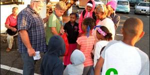 Die kinders wat die Vissermans Verootmoedigingsdiens bygewoon het, is soos die gebruik is, elk met â€˜n 'LolliPop' deur past Frikkie Zeelie bederf.