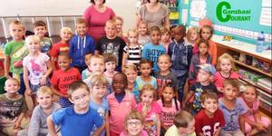 Laerskool Gansbaai se 38 graad Râ€™e was opgewonde om by die â€œgrootâ€ skool in te skakel. Agter links staan Lyndri Kotze (Gr R.2) en Jolinda Avenant (Gr R.1).