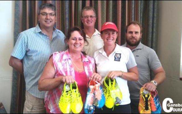  Voor vlnr Annmari Burger en Shereen van der Merwe. Agter vlnr Eddie Labuschagne, Louis Kriel en Christie Fourie met van die spykerskoene.