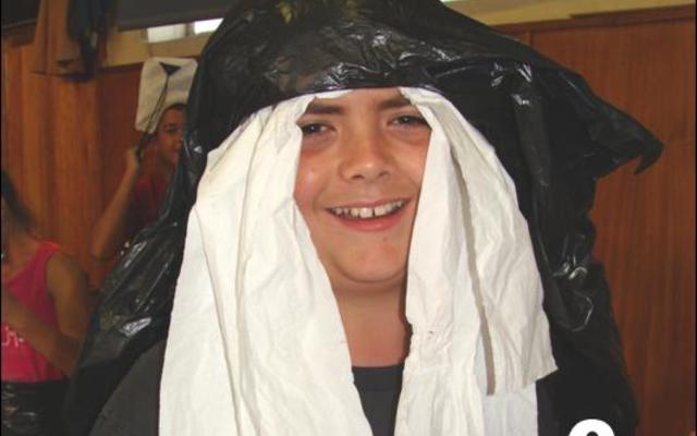 Jack Truter, â€˜n Gr 8 leerder van HoÃ«rskool Overberg in Caledon,  was deel van die groentjies se inlywing tydens hul graad 8 kamp.