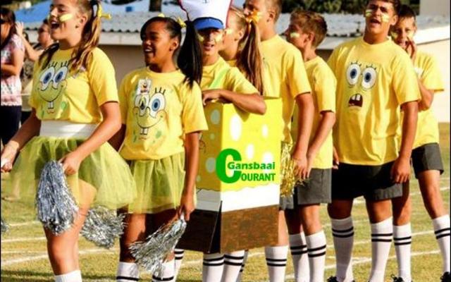 Die Geelspan se dirigente, met die tema â€œSpongeBob SquarePantsâ€, was nie juis  gepla oor die sangbeker nie - hulle het die puntebeker gewen.