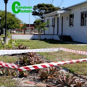 Die afgebakende area met verkeerslint waar die dikkoppie haar twee eiers gelÃª het.