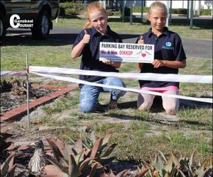 Dikkoppies word onder vlerk geneem