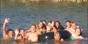 Water bly â€˜n groot aantrekkingskrag vir enige jongeling.