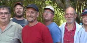 Die suksesvolle hengelaars van die dag tydens die kompetisie. Vlnr Gerrie van der Merwe, Arno van der Merwe, Johan van Romburgh, Sihan Toua, Eric Coetzee en Dawie Toua.