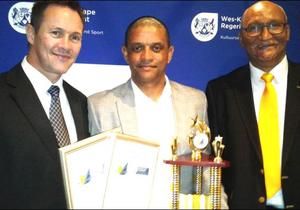 Die Bron vereer met kano toekenning