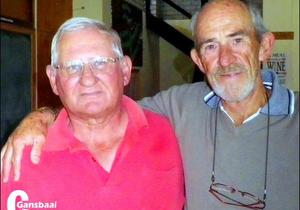 Solly Wessels teken 'n Arend aan