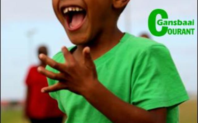 Strandlopertjie Bewaarskool het verlede Saterdag hulle jaarlikse sportdag gehou. Dit was â€˜n vrolike dag vir die jongklomp en hul ouers en die skoolhoof, Priscilla CronjÃ© was verheug oor die goeie opkoms. Juwayne Robertson neem hier deel aan â€˜n naelloop-item.Â  Hy het homself bewys as â€˜n uitstekende deelnemer met â€˜n ware sportmangees.Â  Die kleingoed se sportdag was â€˜n goeie inleiding vir hierdie naweek se sportfees wat deur die Overstrand Munisipaliteit op Gansbaai se sportgronde aangebied word.Â  Verrigtinge begin om 08:00 en besoekers kan hulle regmaak vir rugby, sokker, krieket en netbal.