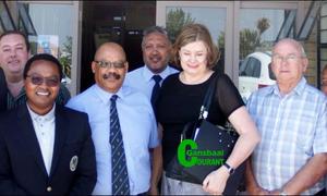 Minister besoek skool