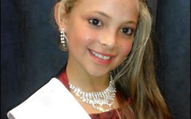 Die beeldskone Farren Appel, â€˜n graad 5 leerder, is as Gansbaai PrimÃªr se Mej Gansbaai Senior aange-wys as deel van hul 70 jaar feesviering.