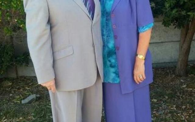 Wyle  â€œMaâ€  Elma Diedericks, â€˜n gebore Gansbaaier, wat op 17  Maart vanjaar oorlede is, staan hier by haar eggenoot, pastoor Chris Diedericks van Herlewing Tent Bediening.