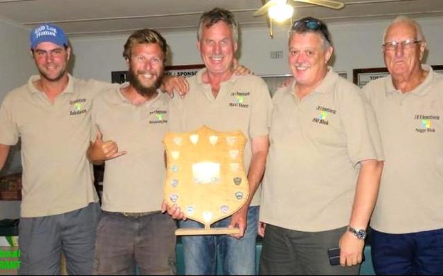 J&A Sement Werke was  die algehele wenners in die â€˜Aâ€™ groep. Hulle is van links: Theo van der Nest, Karlo Marais, Eldo Marais, Athol Young en Archie Chambers, Manager.