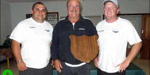 Die  span van Overstrand Muinsipaliteit het derde in die â€˜Aâ€™-groep geÃ«indig,  Hulle is van links:  Juan Havenga,  Kat Myburgh  en  Willem Germishuys.