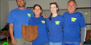 Overberg Boards het die tweede plek in die â€˜Aâ€™-groep ingeneem. Die span is van links:  AndrÃ© en Juanita Hage saam met Roxane Moore en Nico Jooste.